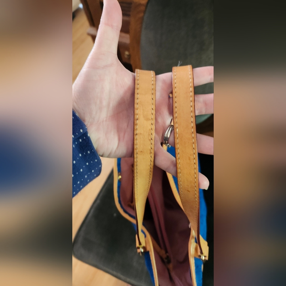 Dooney & Bourke Navy and Tan Tote Bag - Picture 4 of 9